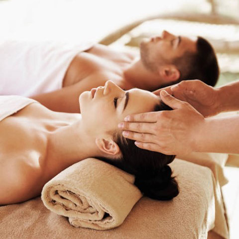 Best couples massage at Lotus Wellness in Richmond Hillg Body Massage In Spa