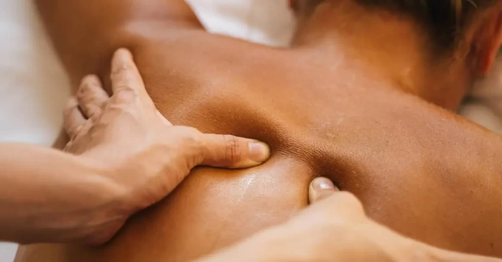 How Deep Tissue Massage Therapist Works in Richmond Hill